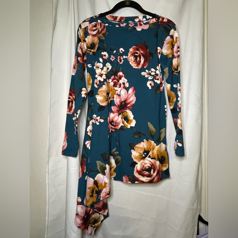 NWT Agnes & Dora Teal Based Pink Yellow Floral Asymmetrical Tunic Top Size XXS